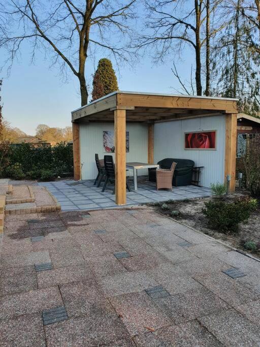 Cozy Chalet For 4 Veluwe 푸텐 외부 사진
